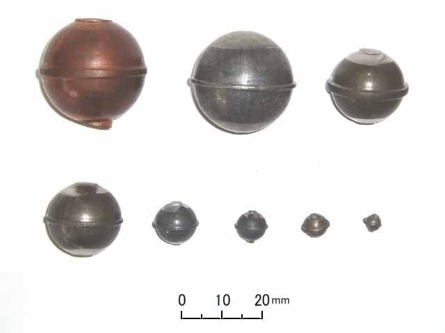 様々な鋼種・サイズの鋼球