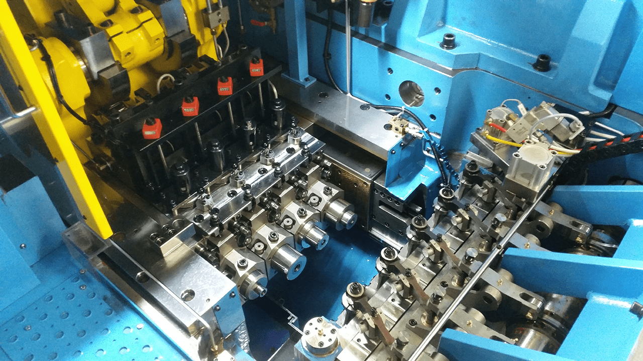 4段ボルトフォーマー